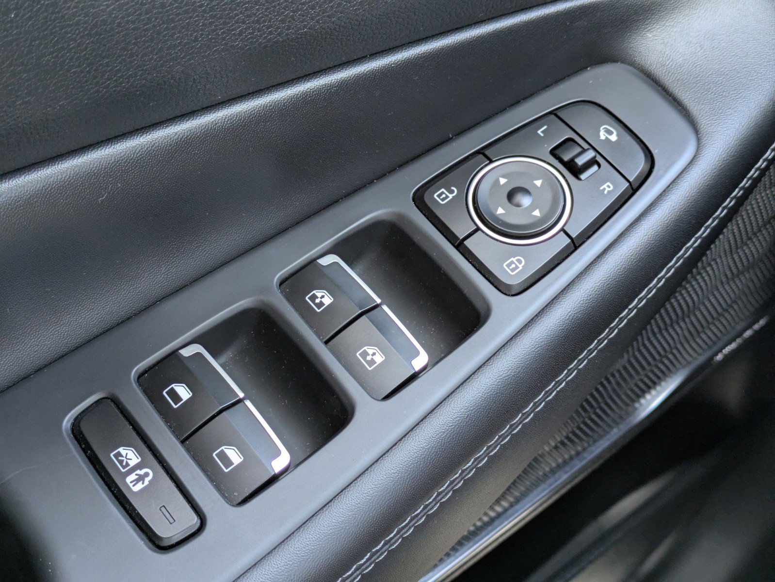 Used 2022 Hyundai Santa Fe Limited AWD/4WD image 20
