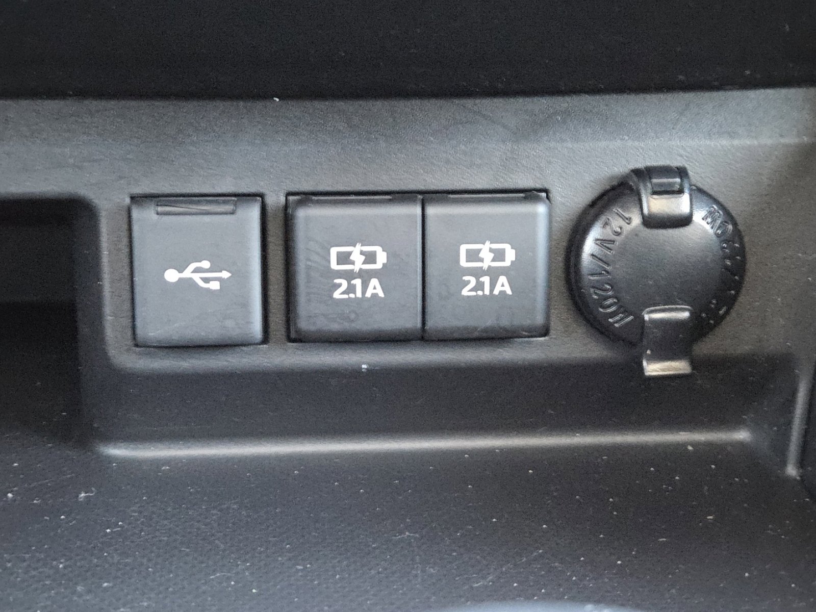 Used 2021 Toyota Highlander XLE image 31