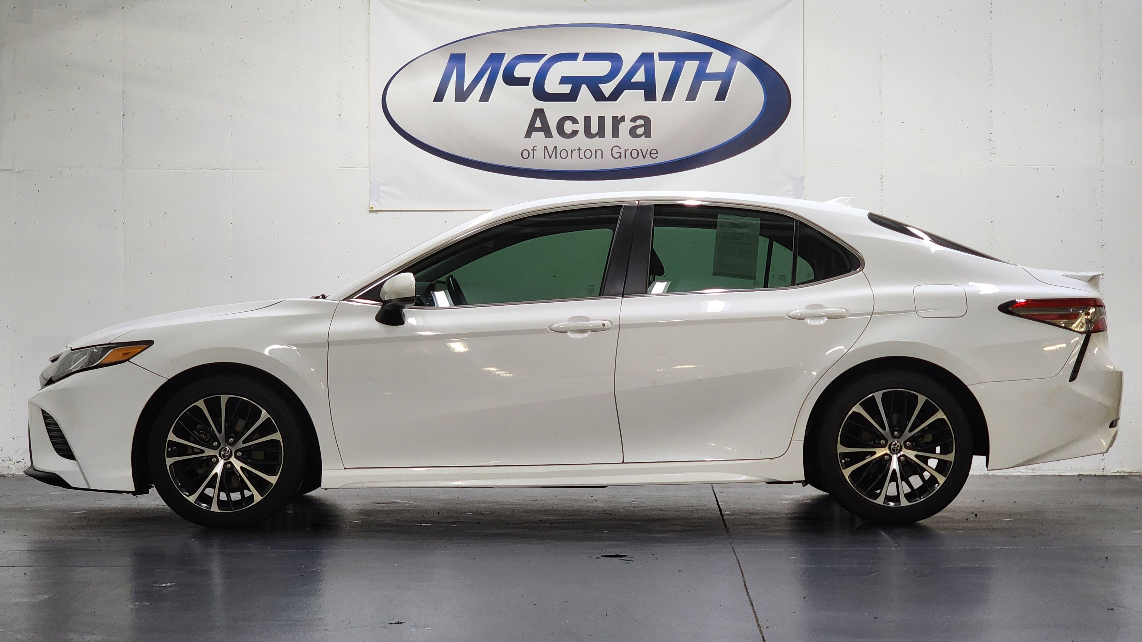 Used 2019 Toyota Camry SE FWD image 5