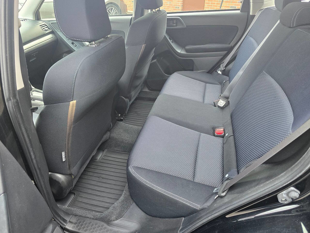 Used 2014 Subaru Forester 2.5i AWD/4WD image 8