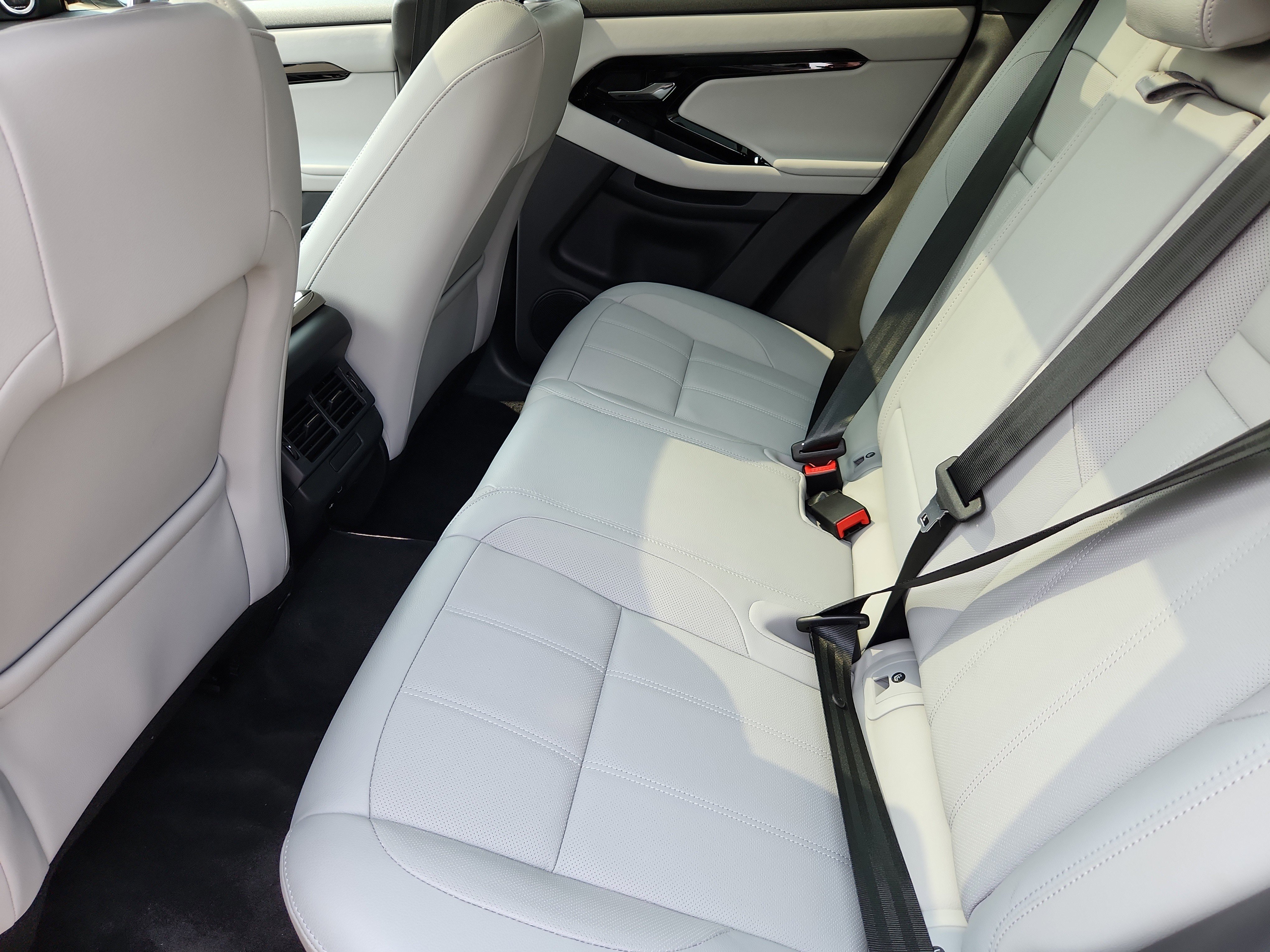 New 2026 Land Rover Range Rover Evoque S image 5