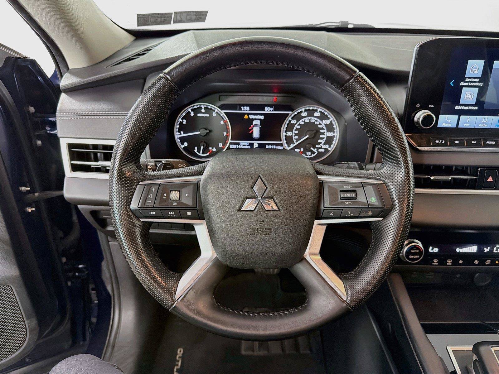 Used 2022 Mitsubishi Outlander SE AWD/4WD image 3