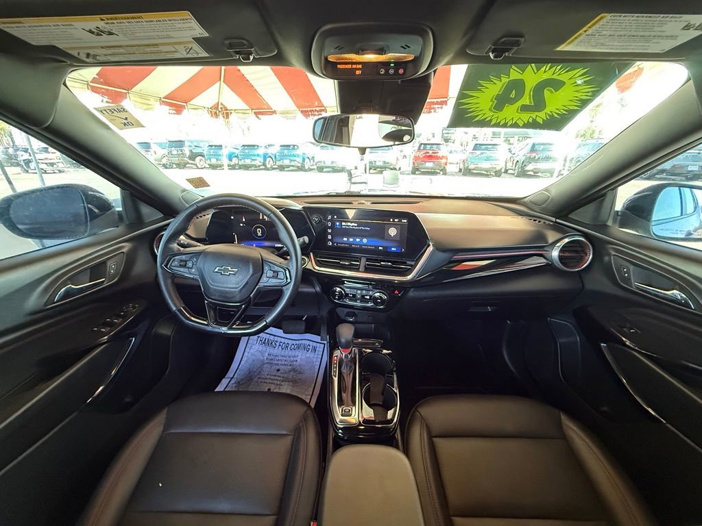Used 2024 Chevrolet Trax RS FWD image 15