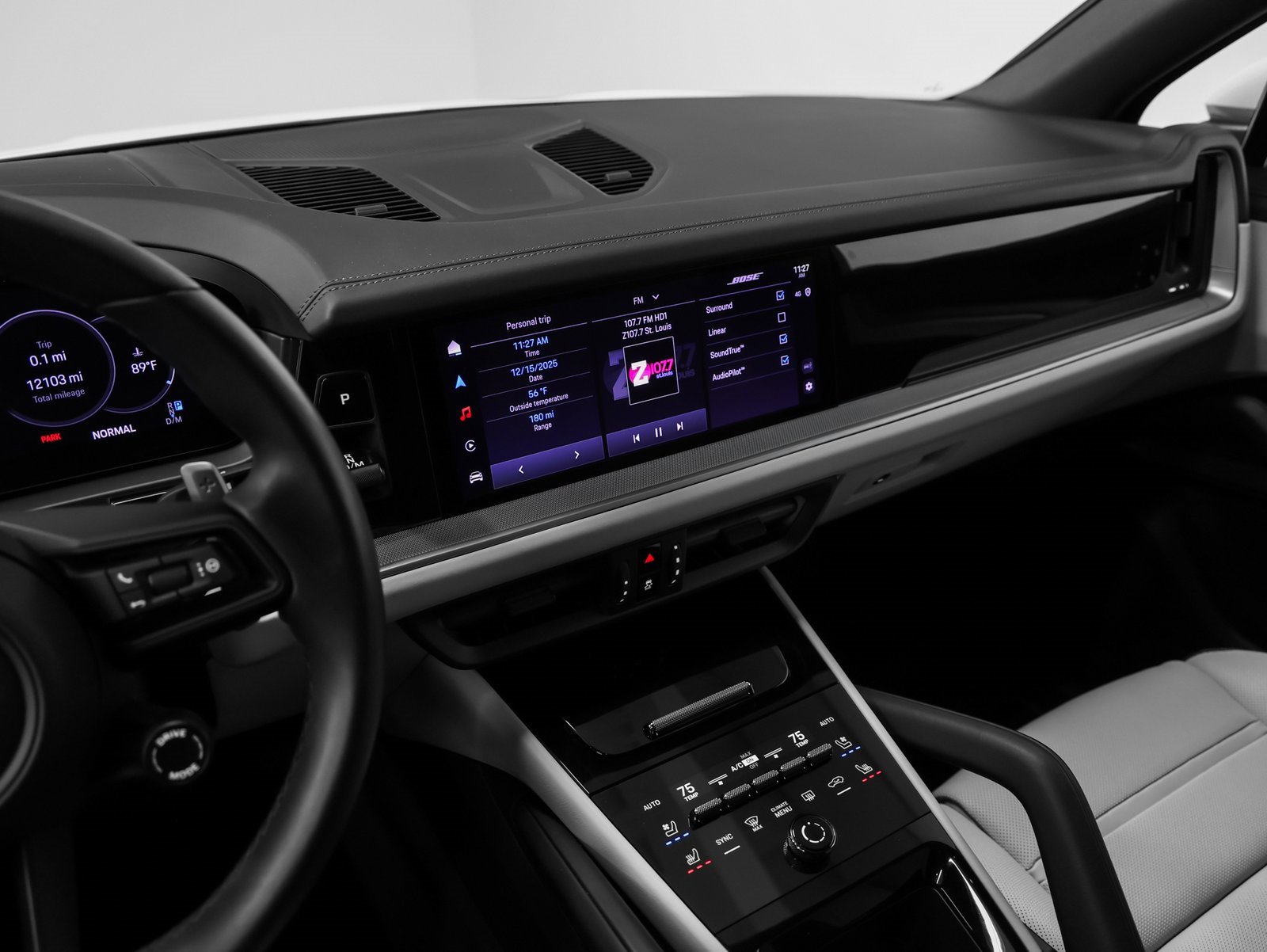 Used 2024 Porsche Cayenne image 29