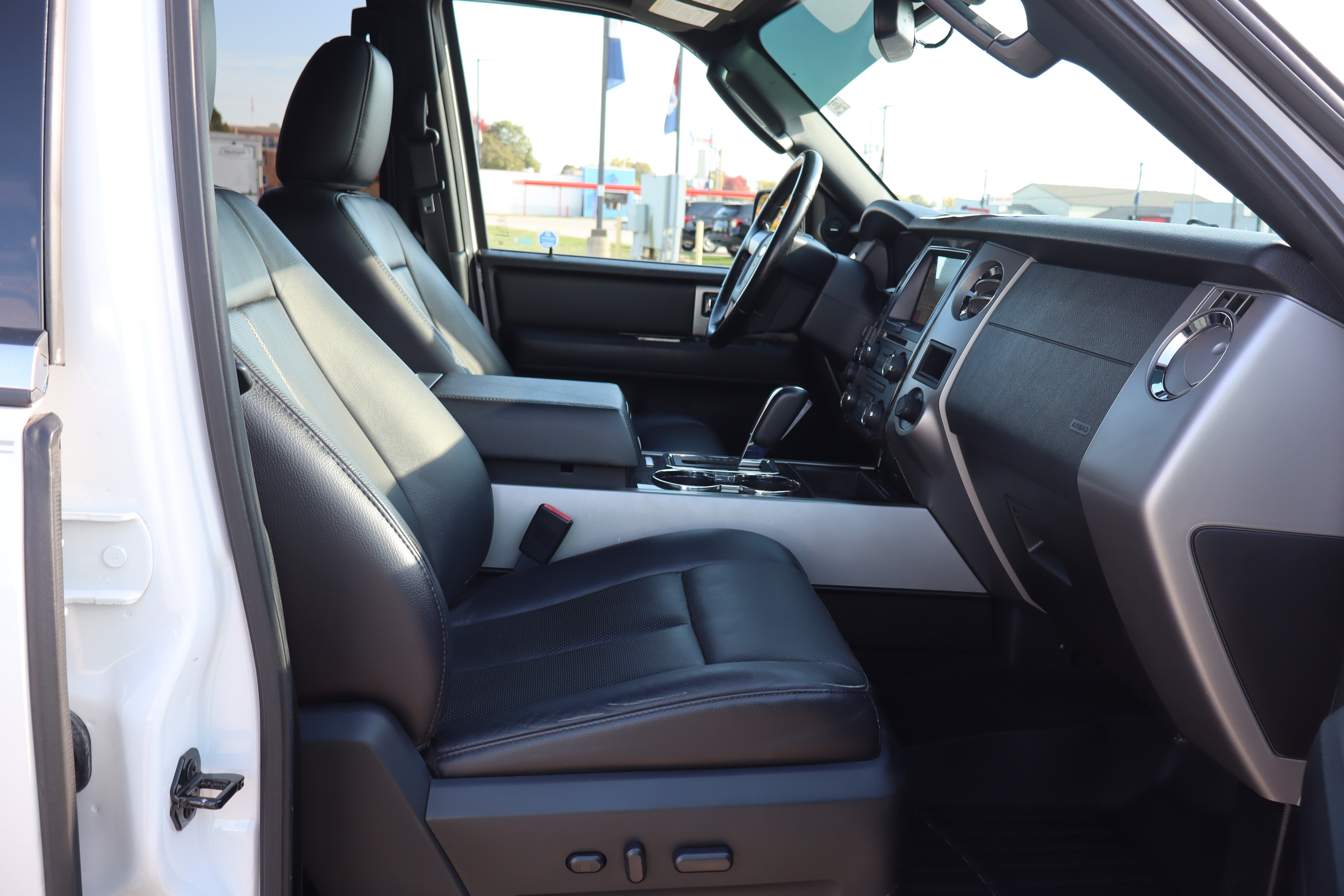Certified 2017 Ford Expedition Limited w/ Equipment Group 301A AWD/4WD image 15