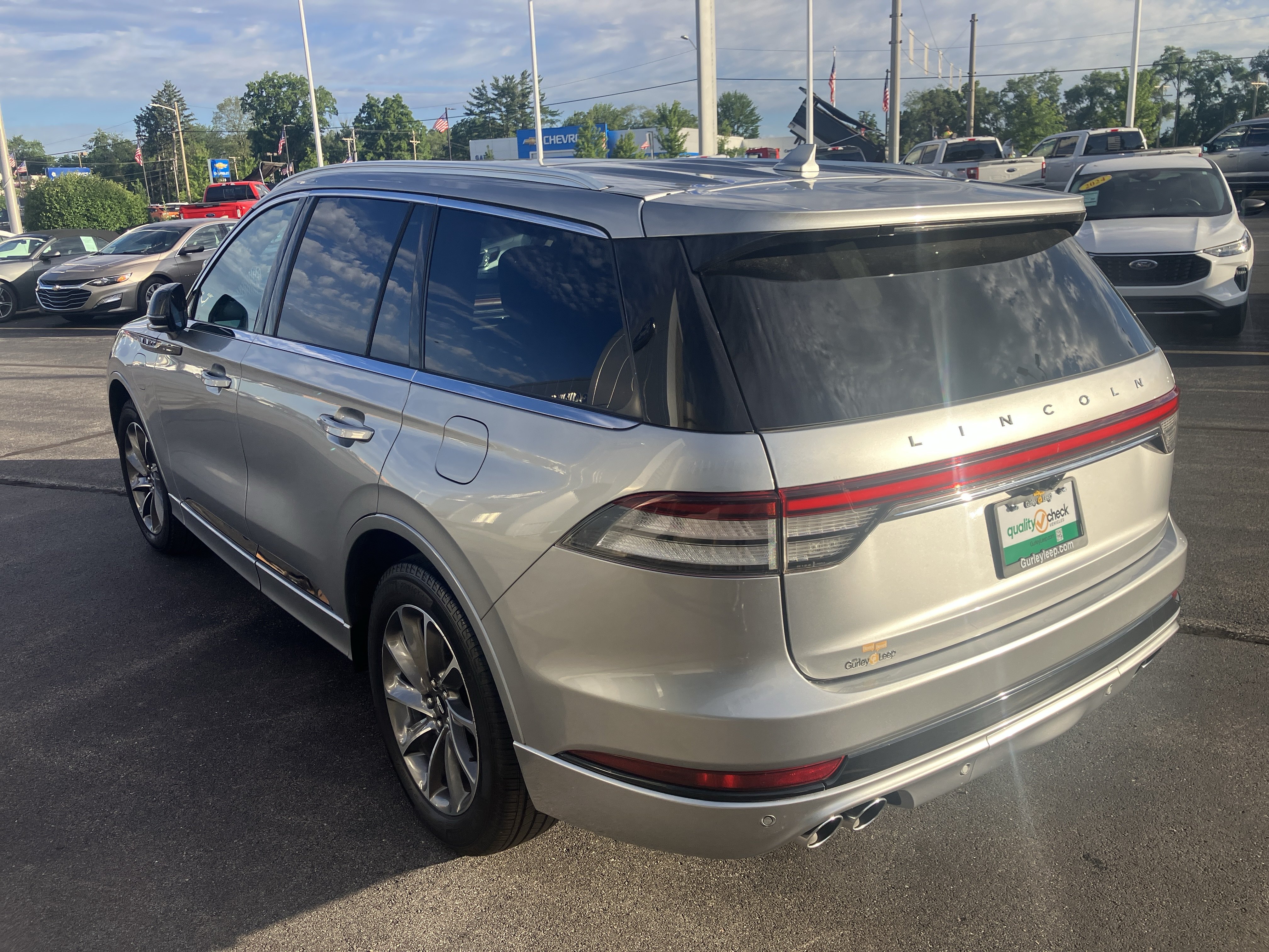 Used 2020 Lincoln Aviator Grand Touring w/ Elements Package Plus AWD/4WD image 5