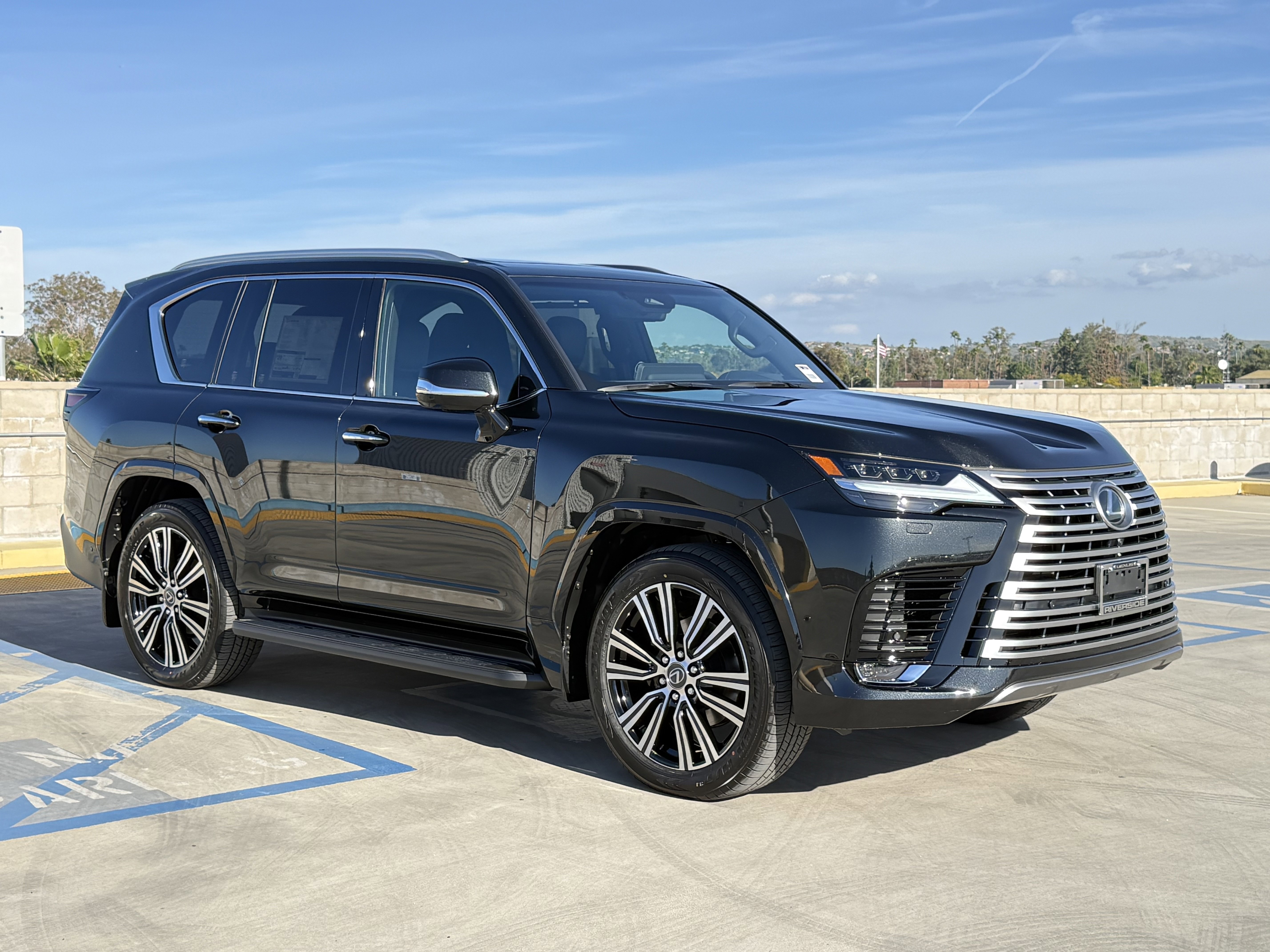 New 2026 Lexus LX 700h Luxury image 2