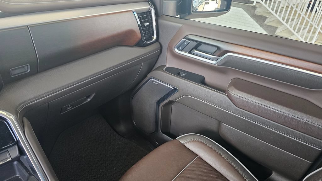 Used 2024 GMC Sierra 2500 Denali AWD/4WD image 13