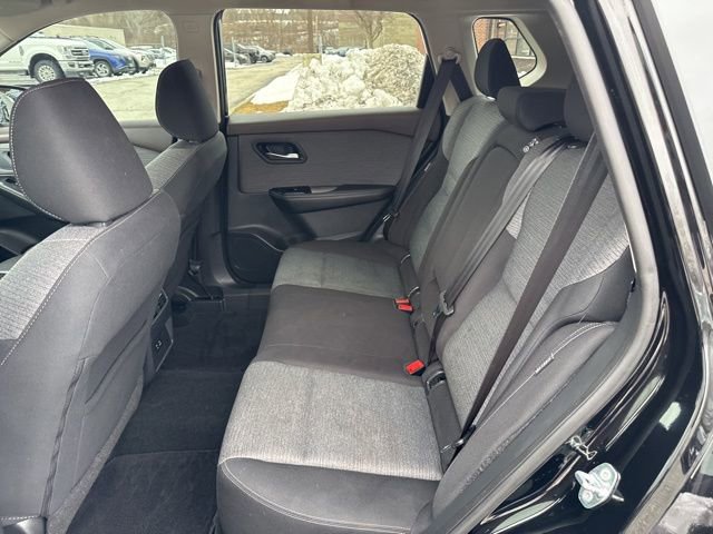 Used 2021 Nissan Rogue SV image 40