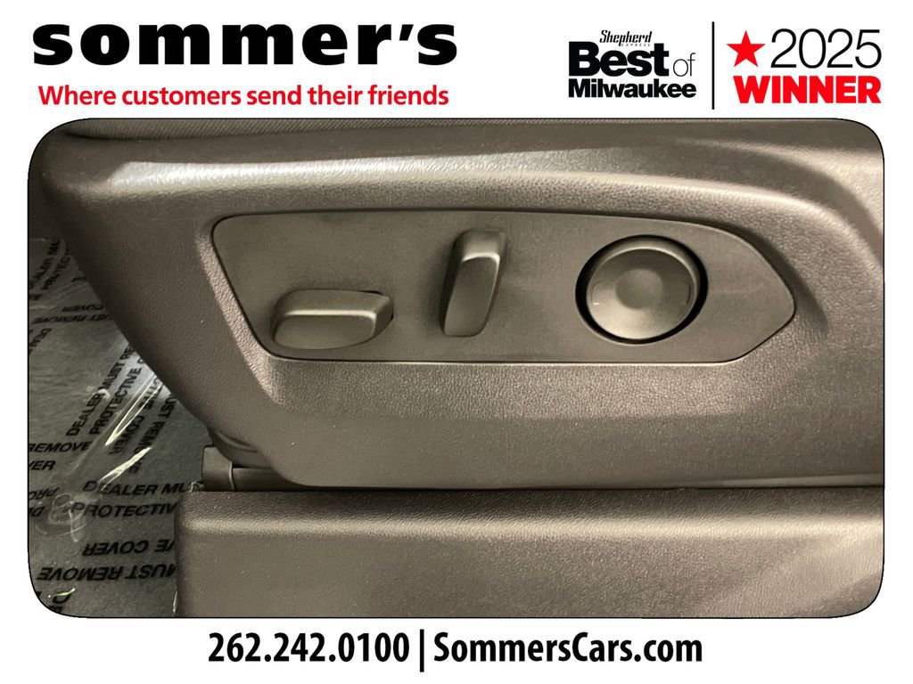 Used 2024 Chevrolet Silverado 1500 LT image 10