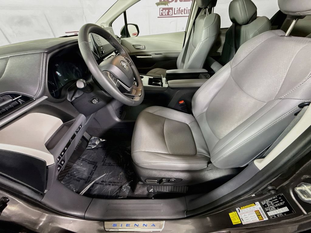 Certified 2024 Toyota Sienna Limited AWD/4WD image 25