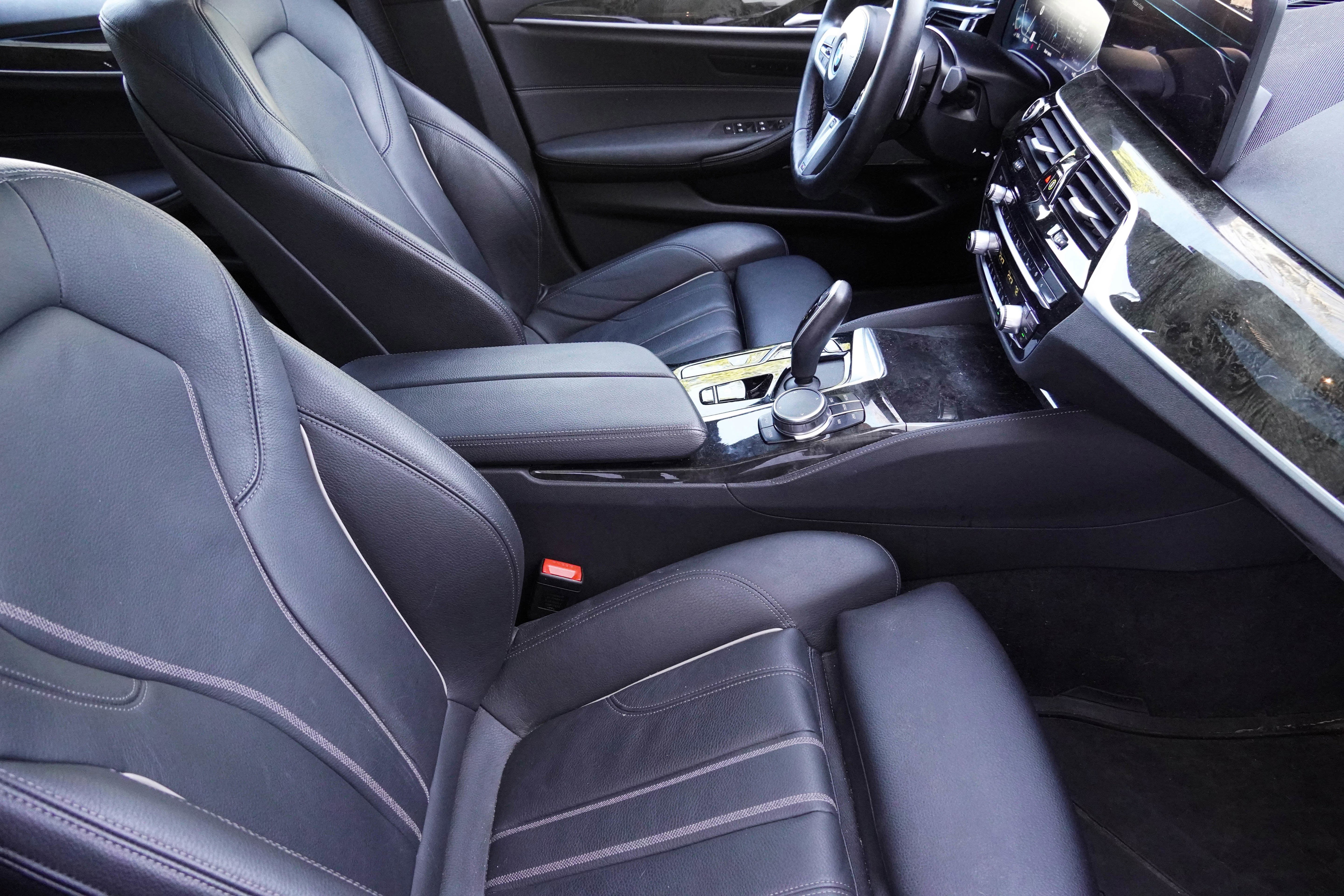 Certified 2023 BMW 530e xDrive w/ Premium Package image 12