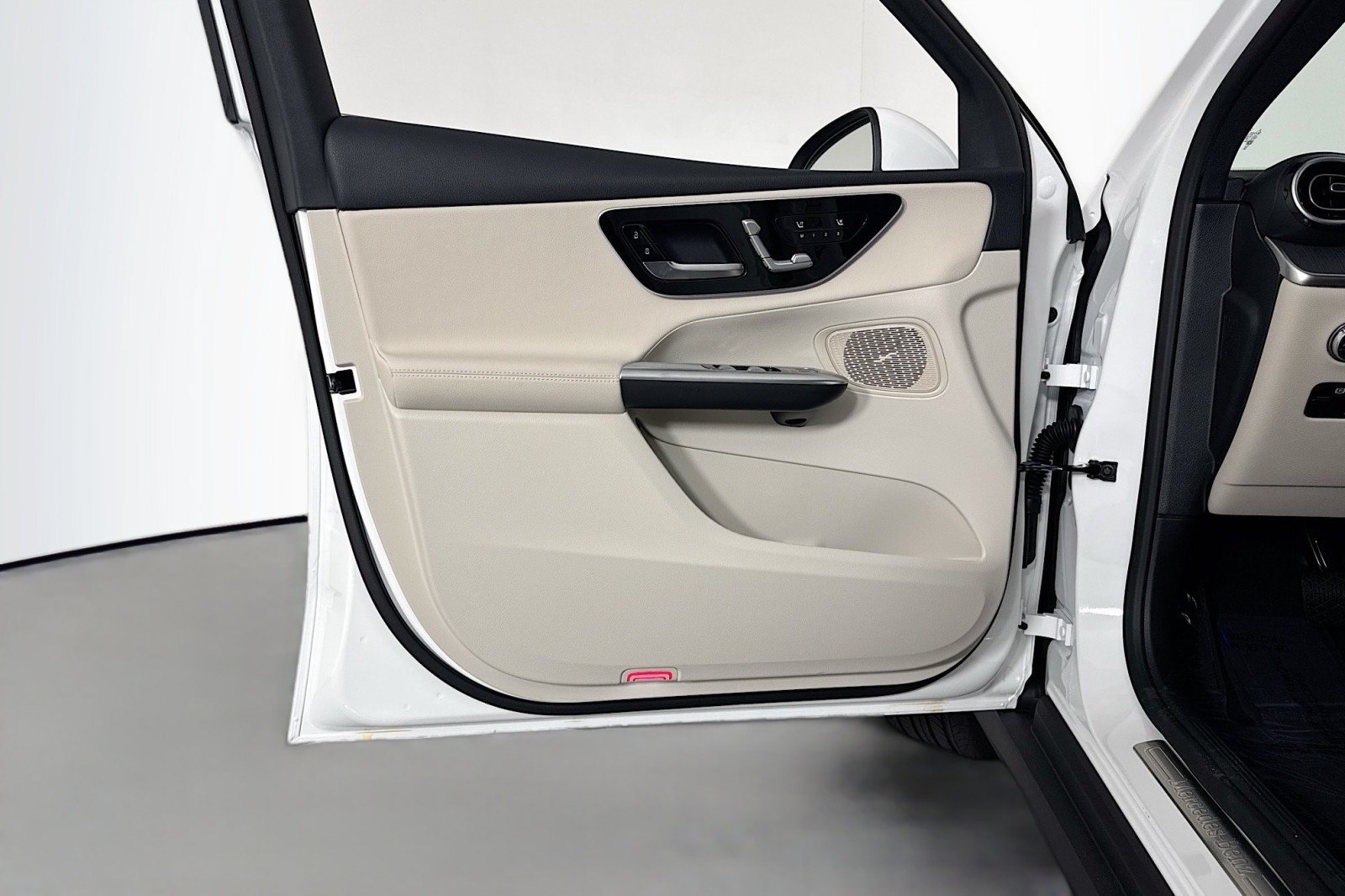 Certified 2026 Mercedes-Benz GLC 300 image 22