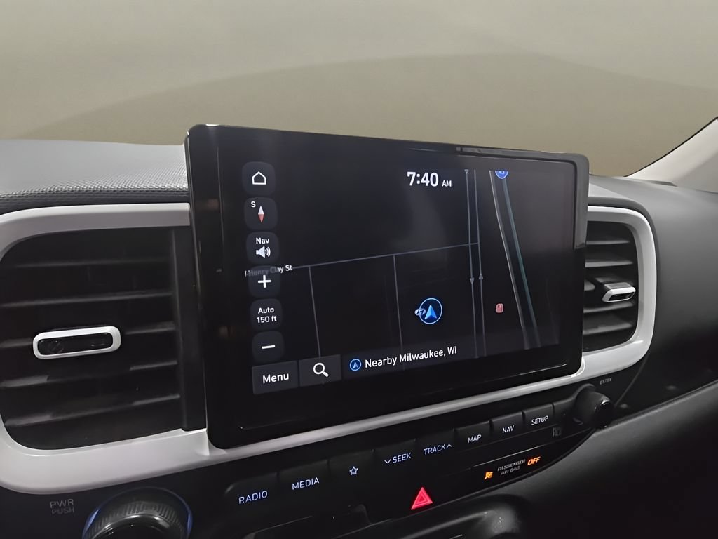 Used 2022 Hyundai Venue Limited FWD image 31