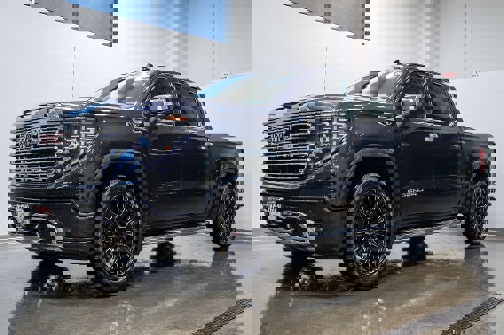 Used 2022 GMC Sierra 1500 Denali w/ Denali Reserve Package image 3