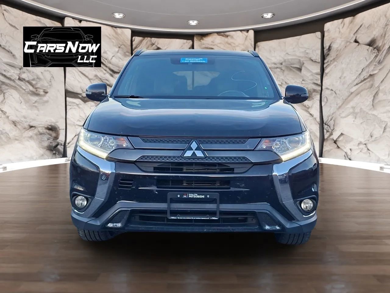 Used 2020 Mitsubishi Outlander LE image 2