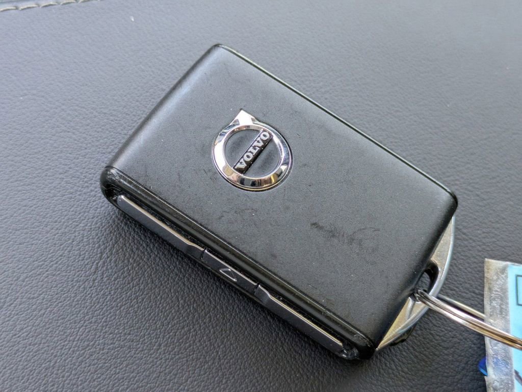 New 2024 Volvo S90 B6 Ultimate w/ Protection Package Premier image 29