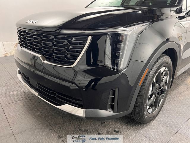 Used 2024 Kia Sorento S w/ Panoramic Sunroof Package FWD image 10