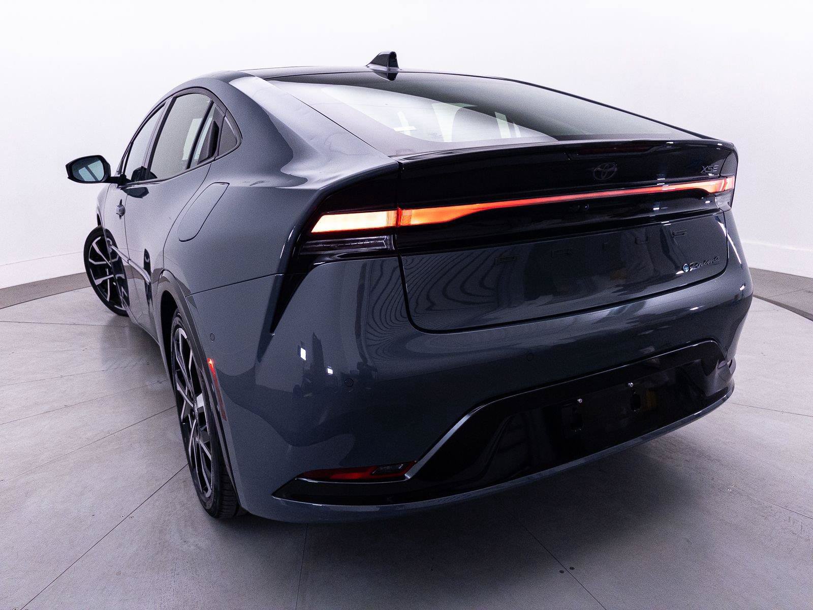 Used 2023 Toyota Prius Prime Premium w/ Advanced Technology Package FWD image 11