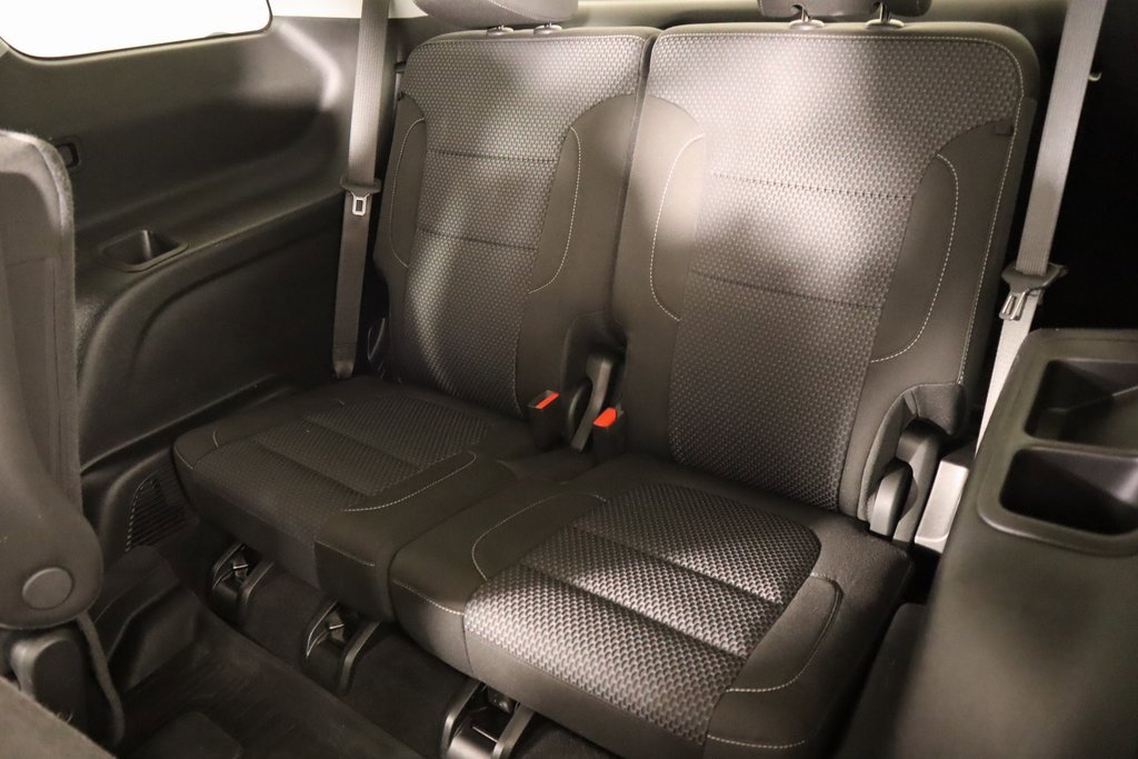 Used 2023 GMC Acadia SLE w/ Driver Convenience Package image 13