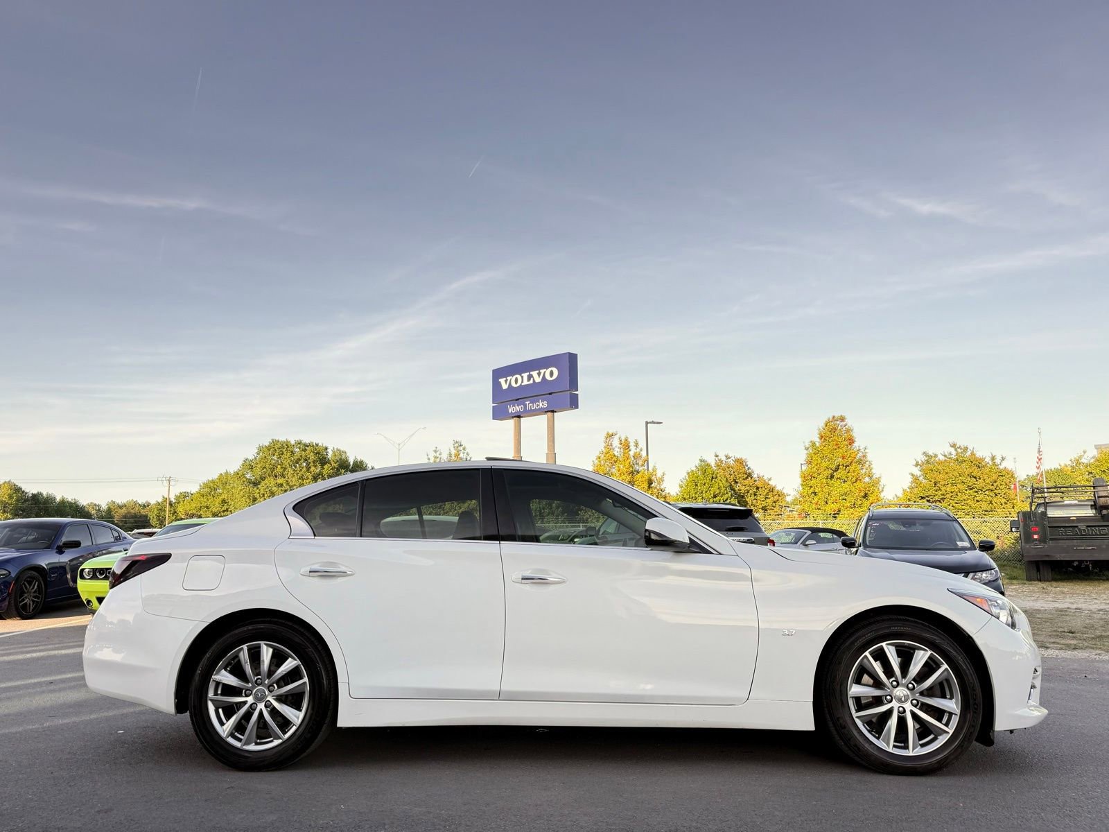 Used 2015 INFINITI Q50 AWD image 9