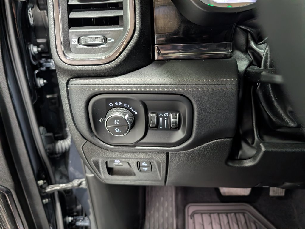 Used 2026 RAM 1500 Limited AWD/4WD image 22