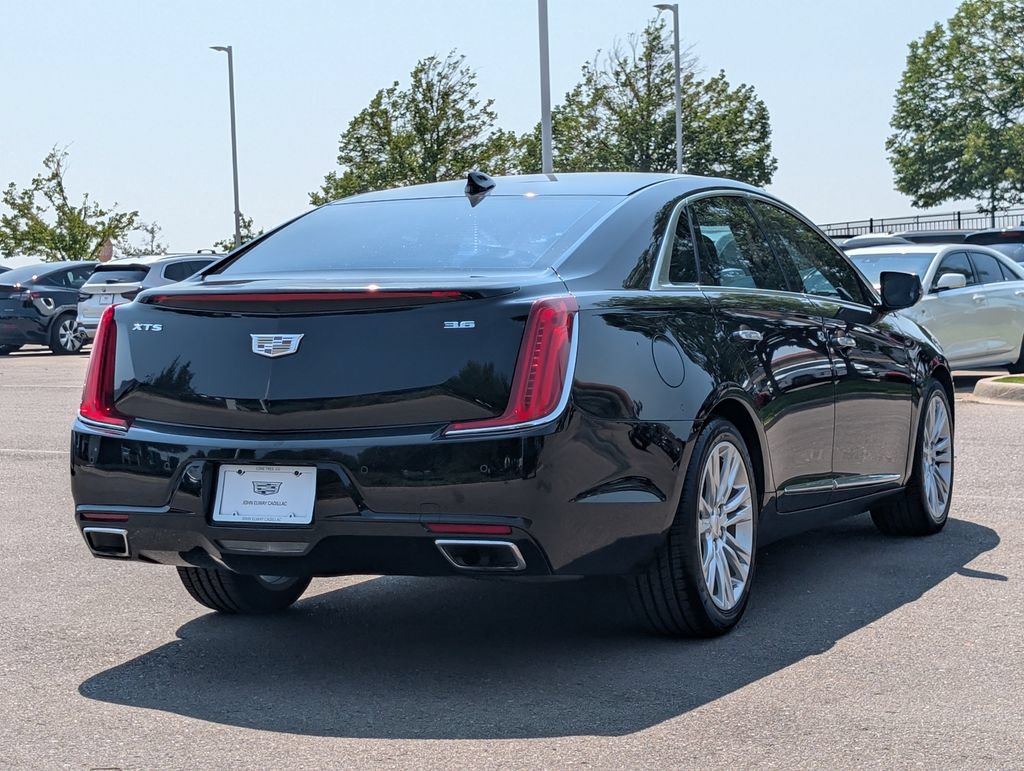 Used 2018 Cadillac XTS Luxury FWD image 5