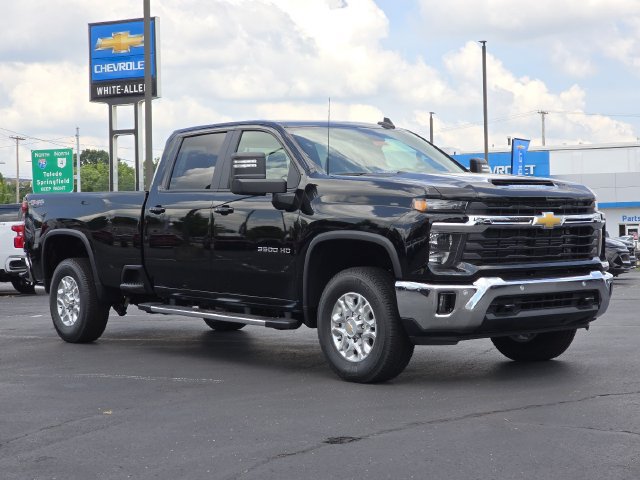 New 2026 Chevrolet Silverado 3500 LT w/ Safety Package AWD/4WD image 2