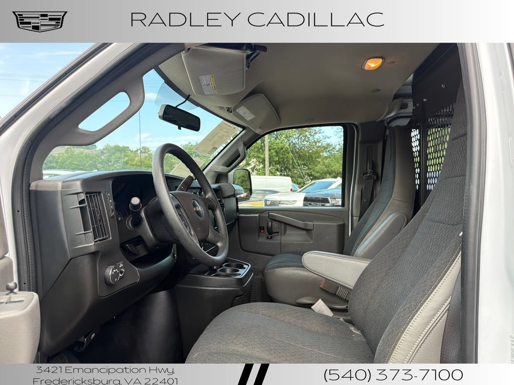 Used 2025 GMC Savana 2500 w/ Driver Convenience Package RWD image 3