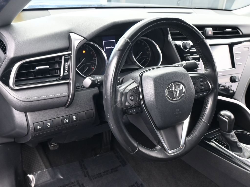 Used 2020 Toyota Camry SE image 15