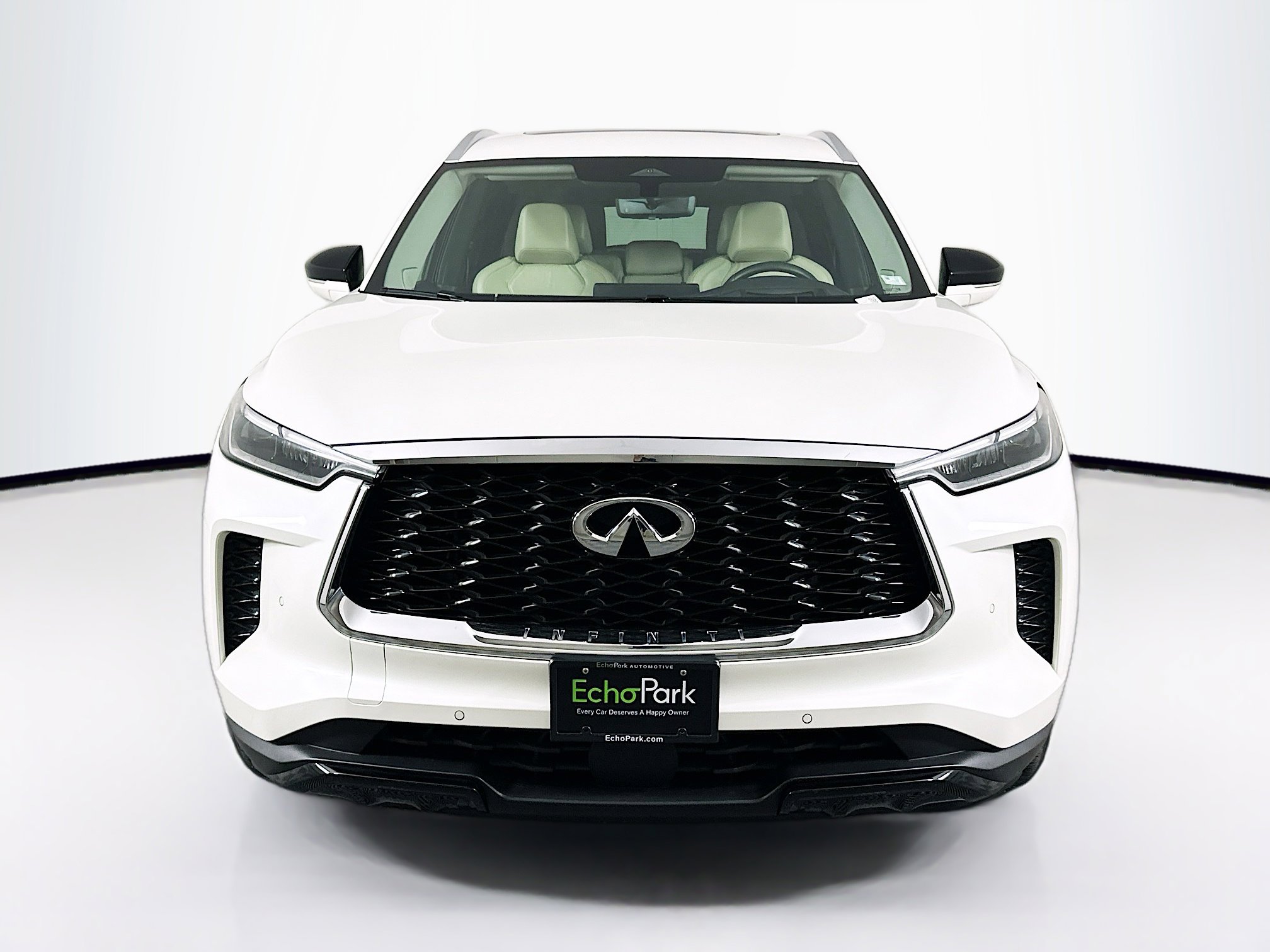 Used 2023 INFINITI QX60 Luxe w/ Vision Package AWD/4WD image 2