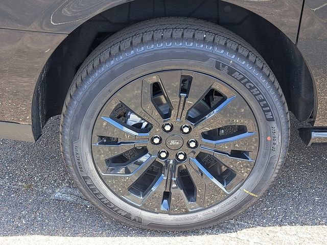 New 2025 Ford Expedition Max Platinum w/ Stealth Appearance Package image 5