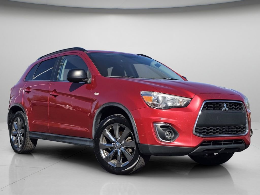 Used 2013 Mitsubishi Outlander Sport LE image 2