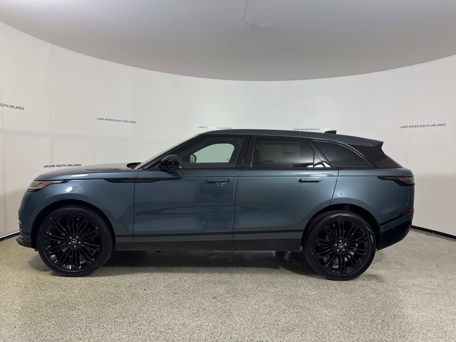New 2026 Land Rover Range Rover Velar Belgravia AWD/4WD image 2