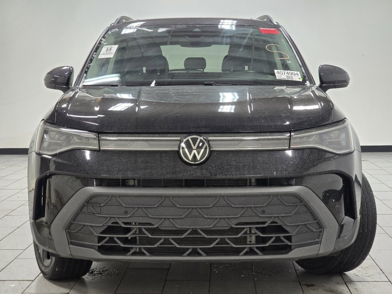 Used 2025 Volkswagen Taos SE image 11