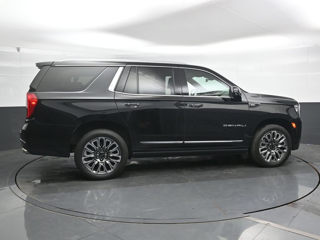 Used 2023 GMC Yukon Denali Ultimate w/ LPO, Floor Liner Package AWD/4WD image 3