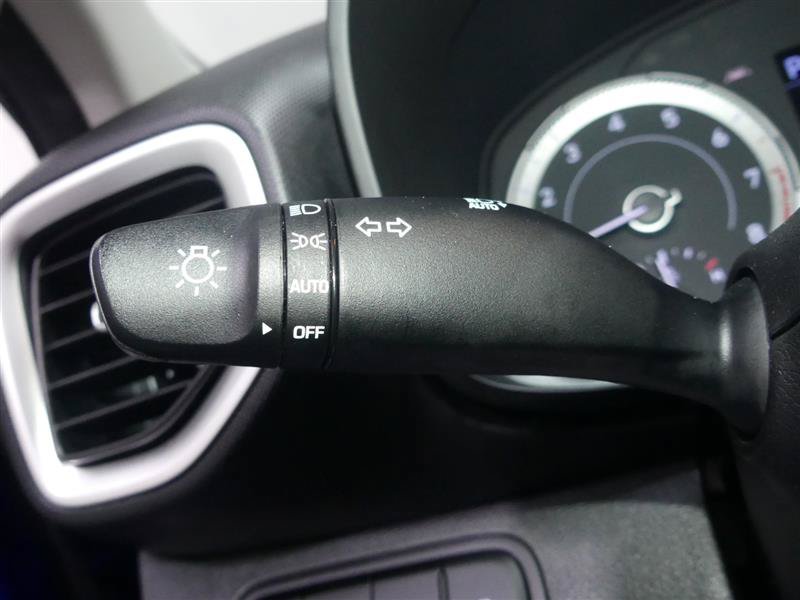 Used 2022 Hyundai Venue SEL FWD image 34