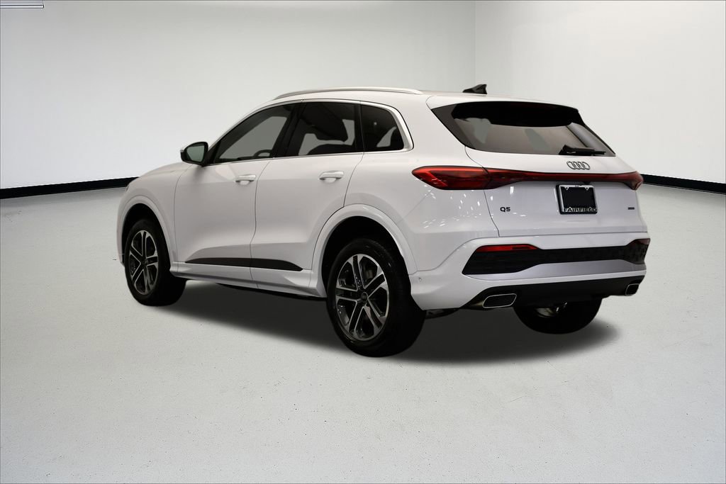 Used 2025 Audi Q5 Premium w/ Convenience Package image 3