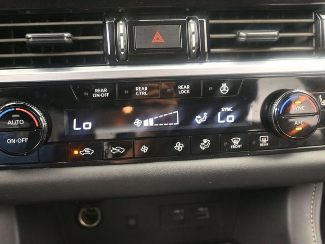 Used 2025 Nissan Pathfinder SL w/ SL Premium Package image 12