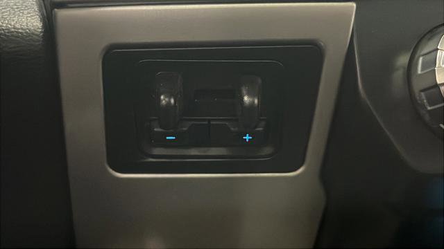 Used 2022 Ford F250 Lariat w/ Black Appearance Package image 25