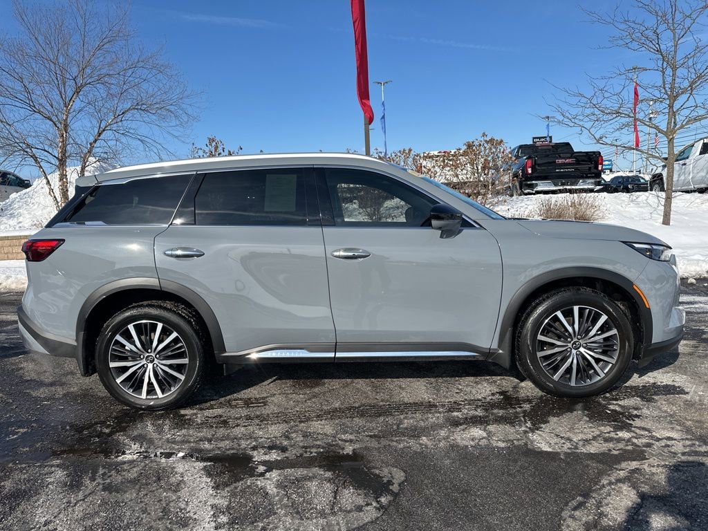Used 2025 INFINITI QX60 Sensory w/ Vision Package image 16