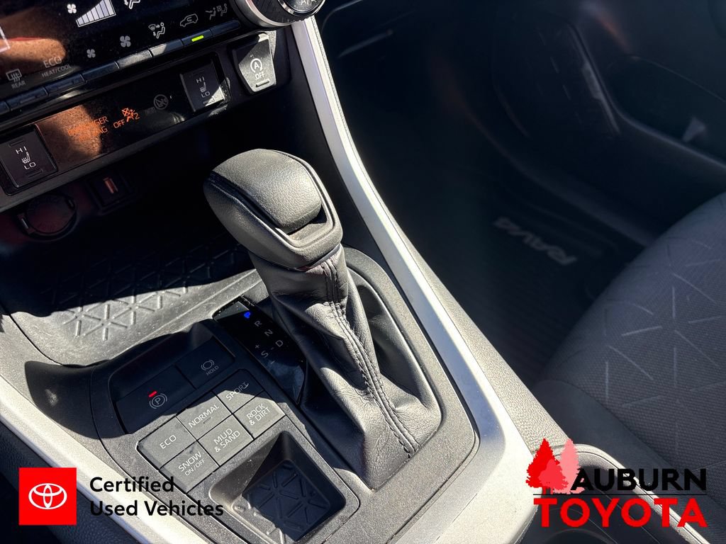 Certified 2021 Toyota RAV4 XLE w/ XLE Grade Weather Package AWD/4WD image 15