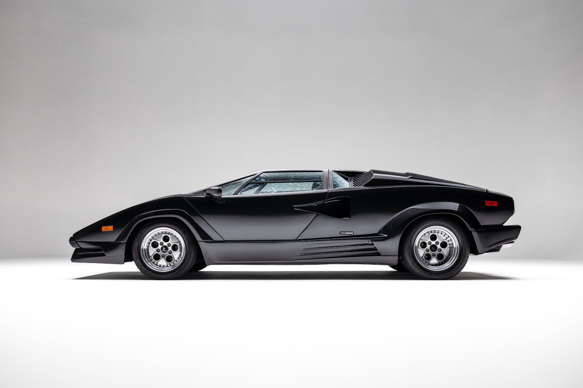 Used 1989 Lamborghini Countach Coupe RWD image 10