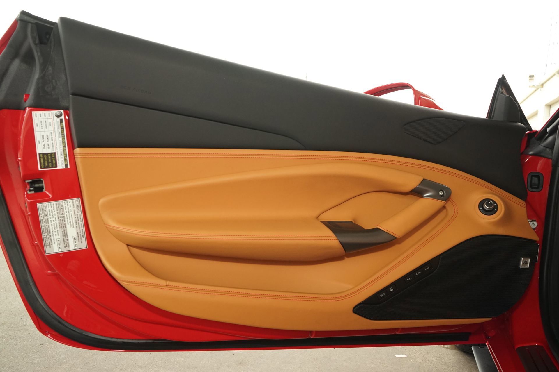 Used 2022 Ferrari F8 Tributo RWD image 22