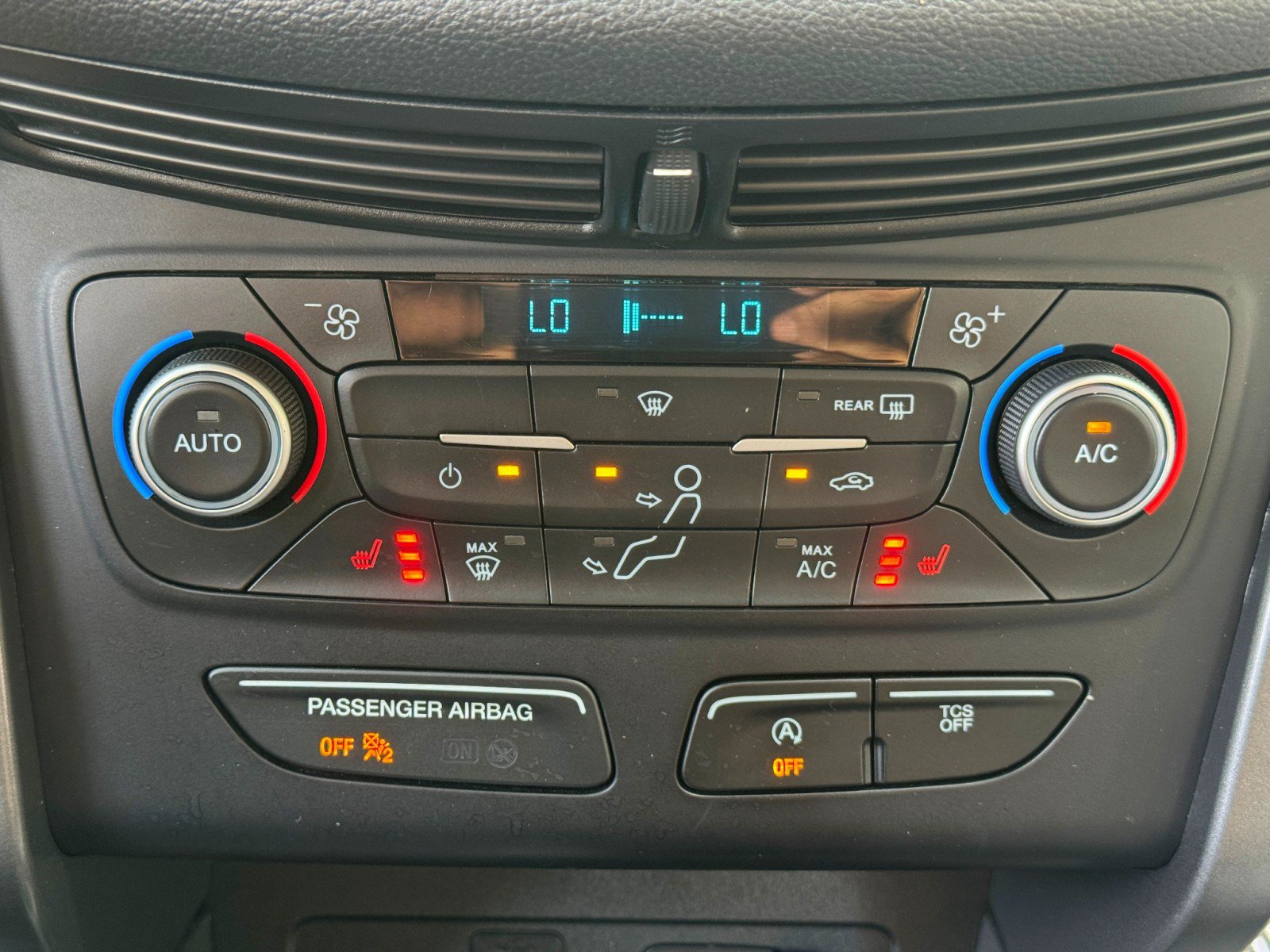 Used 2019 Ford Escape SE FWD image 26