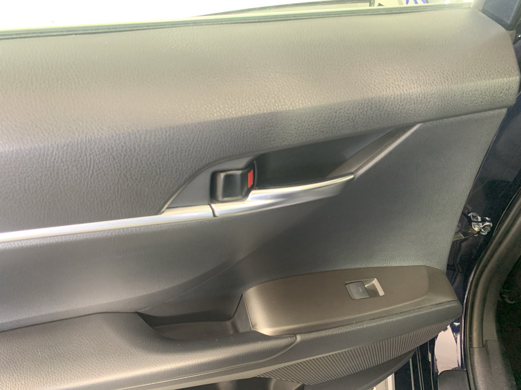 Used 2022 Toyota Camry SE FWD image 29