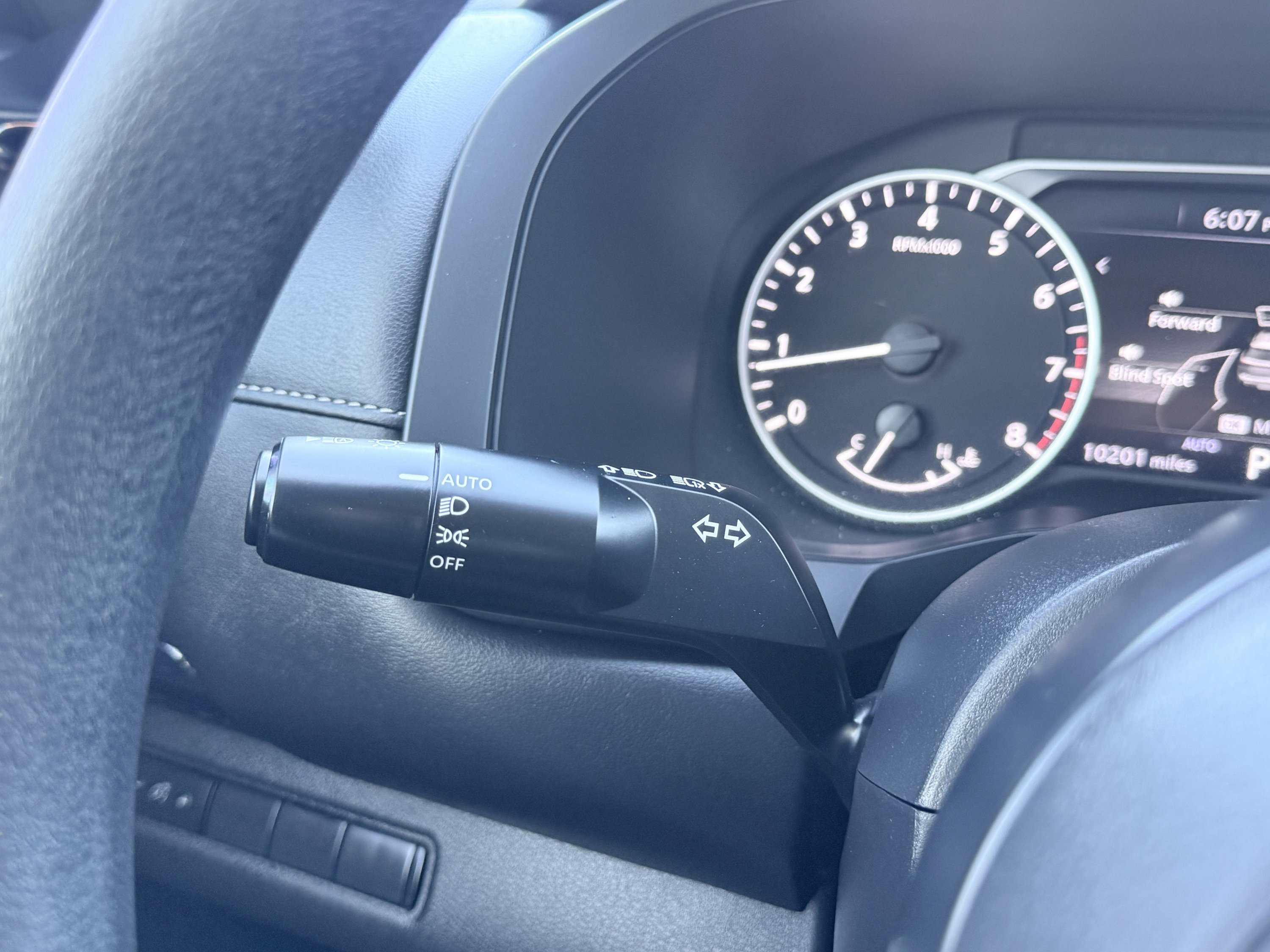 Used 2025 Nissan Pathfinder S image 64