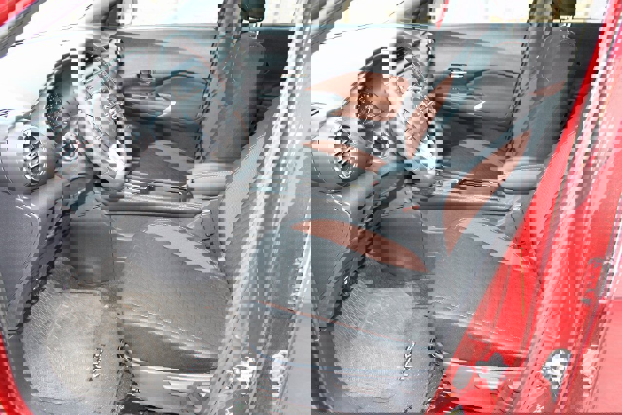 Used 2024 Nissan Kicks SR image 15