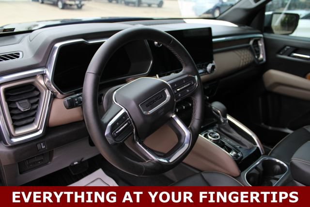 Used 2025 GMC Canyon Denali AWD/4WD image 3
