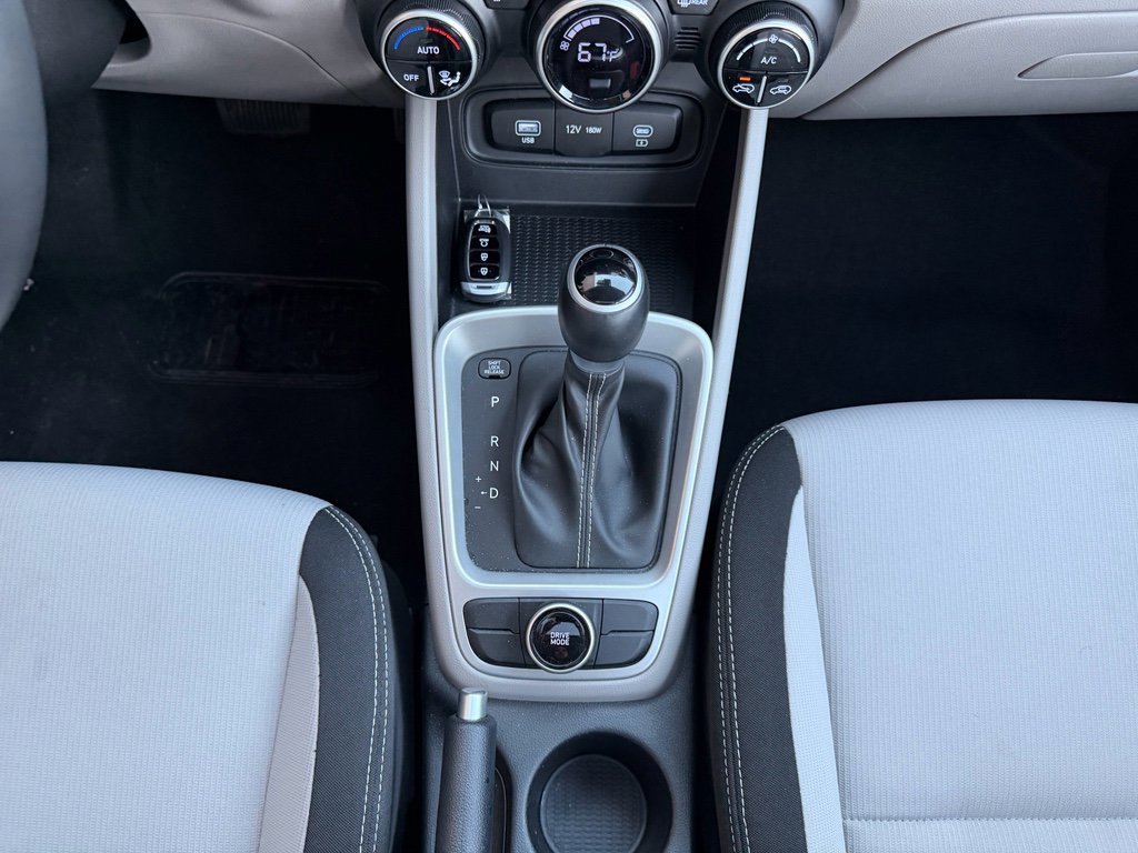 Certified 2025 Hyundai Venue SEL image 31